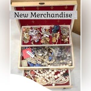 White House Black Market Glass Necklace